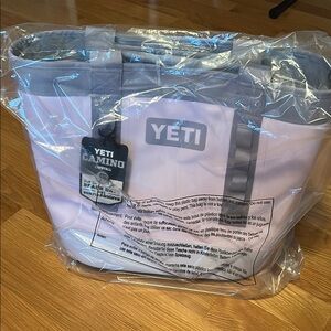 YETI Camino Carryall 35 - Cherry Blossom